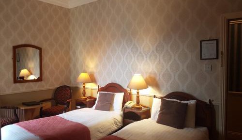 Twin Room with Bath