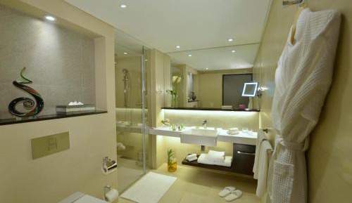 Family One Bedroom Suite Smoking with Balcony