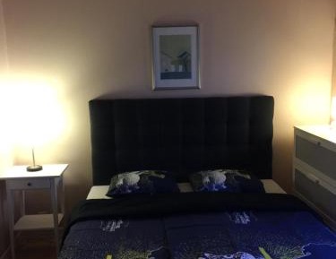 Two-Bedroom Apartment with Private Bathroom - No pets