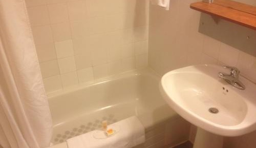 Queen Room - Non-Smoking
