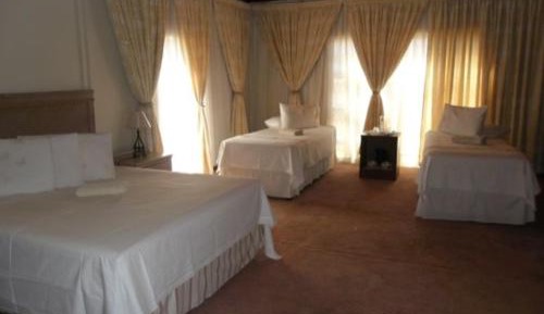 Deluxe Family Room