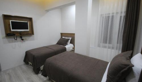 Basic Triple Room