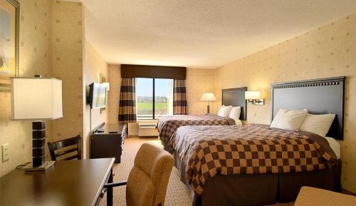 Queen Room with Two Queen Beds - Non-Smoking