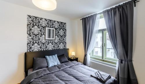 Two-Bedroom Apartment (7 Adults)