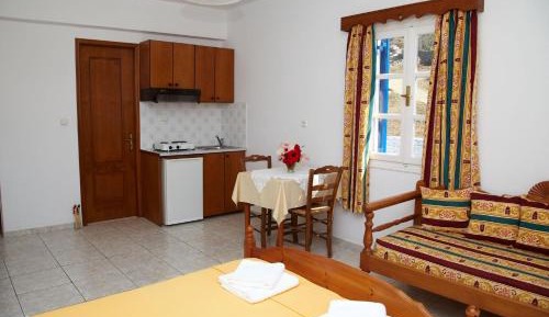 Studio (3 Adults)