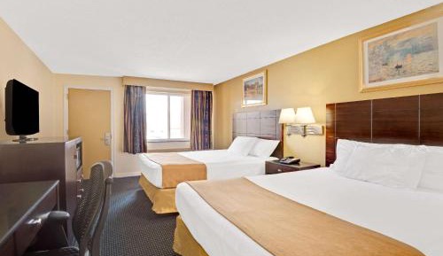 Queen Room with Two Queen Beds - Non-Smoking