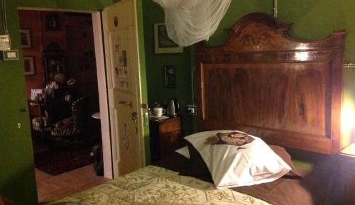 Single Room with Private Bathroom