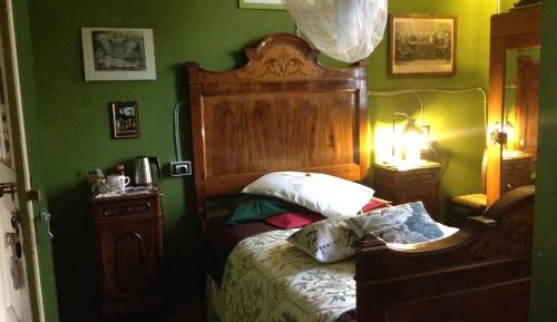 Single Room with Private Bathroom