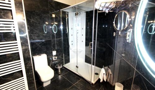 Presidential Spa Suite