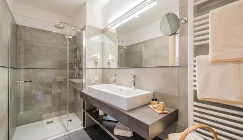 Junior Suite with Mountain View