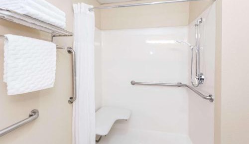 Deluxe Queen Room with Two Queen Beds -Disability Access - Non-Smoking