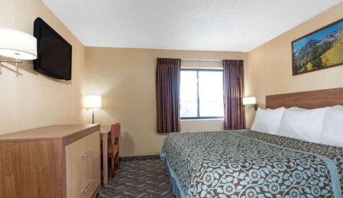 Queen Room, Disability Access, Non-Smoking