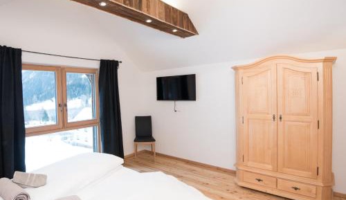 Apartment with Mountain View