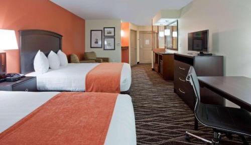 Queen Room with Bath Tub and Grab Bars - Mobility Accessible - Non-Smoking