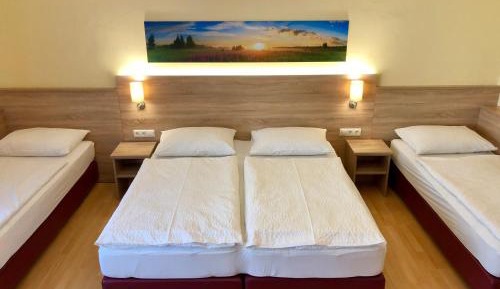 Quadruple Room with Private Bathroom