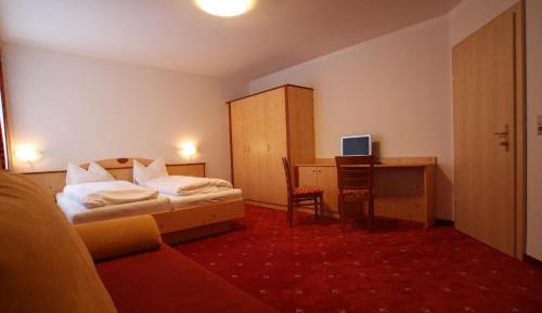 Double Room (1 Adult)