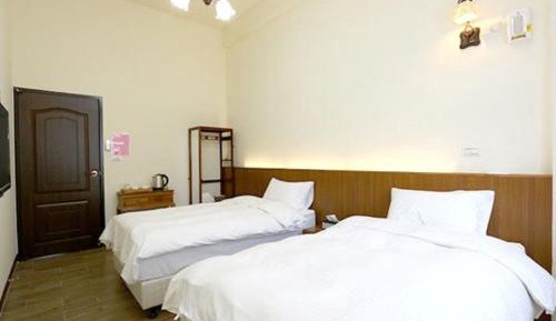 Twin Room with Private External Bathroom