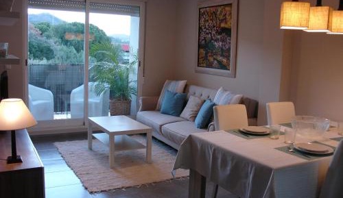2- Bedroom Apartment with Garden View