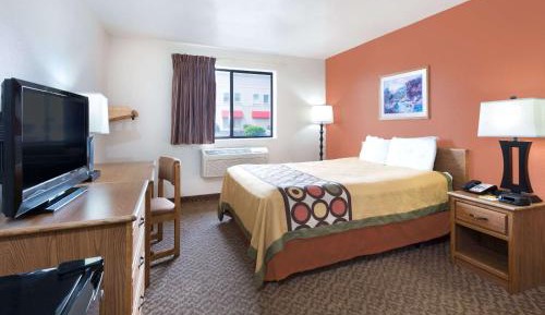 Queen Room - Mobility Access/Non-Smoking