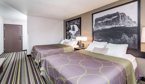 Queen Room with Two Queen Beds - Non-Smoking