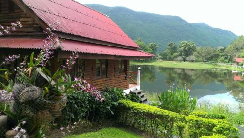 Standard Twin Room with Lake View