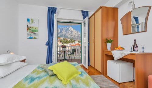Deluxe Double Room with Balcony and Sea View