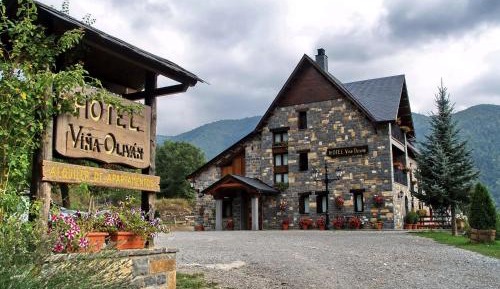 Apartment with Mountain View