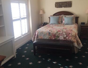 Standard Queen Room