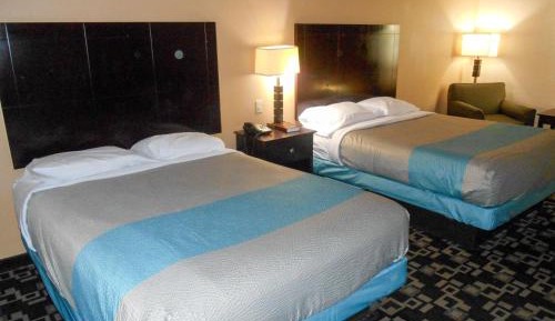 Queen Room with Two Queen Beds - Disability Access - Non-Smoking