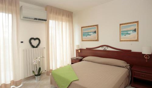 One-Bedroom Apartment (4 Adults)