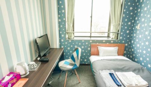 Single Room with Shared Bathroom