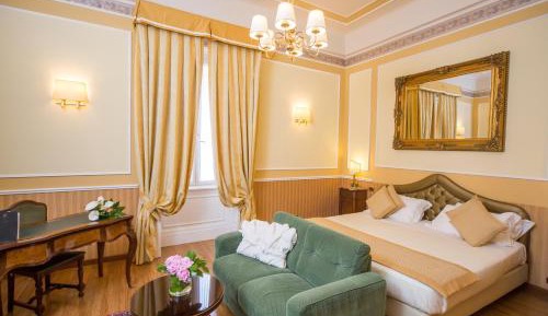 Family Room (2 Adults + 1 Child)