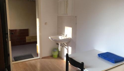 Single Room with Shared Bathroom
