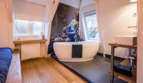 Deluxe King Suite