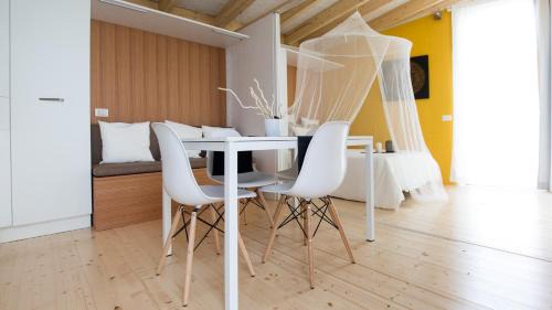 Deluxe Suite with Spa Bath