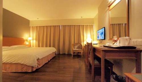 Deluxe Queen Room