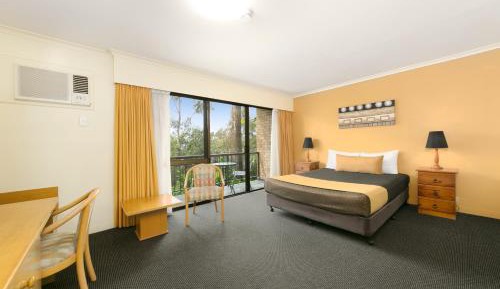 Standard Queen Room