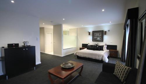 Suite with Spa Bath