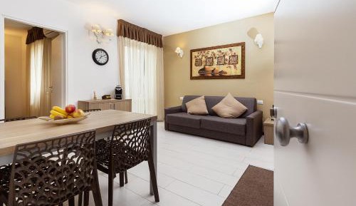 One-Bedroom Apartment with Balcony