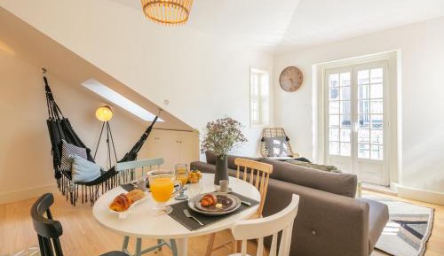 Deluxe One-Bedroom Apartment with Mezzanine - Top Floor