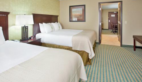 Standard Queen Room with Two Queen Beds