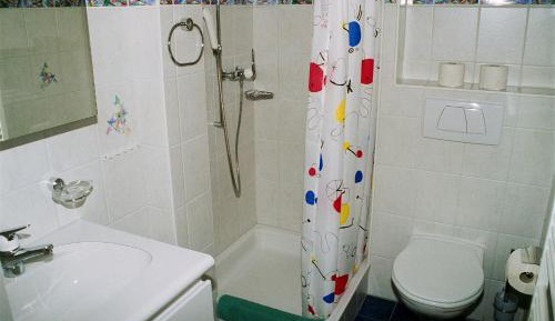 One-Bedroom Apartment (2 Adults)