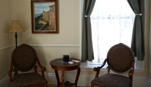 Deluxe Room - Peabody House- NO PETS