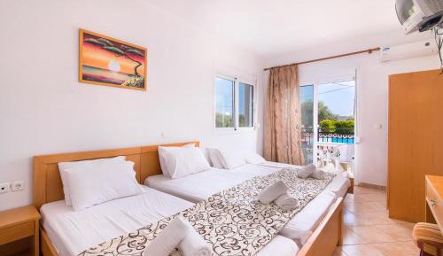 Studio (3 Adults)