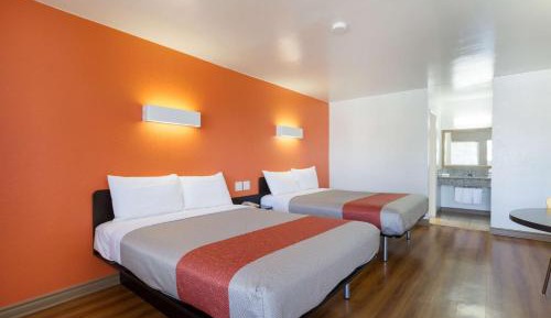 Queen Room with Two Queen Beds - Non-Smoking
