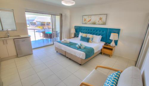 Executive King Studio with Pool View