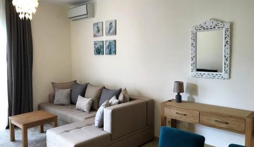 One-Bedroom Apartment with Terrace