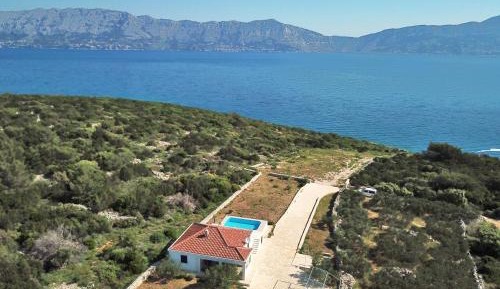Two-Bedroom House with Private Pool