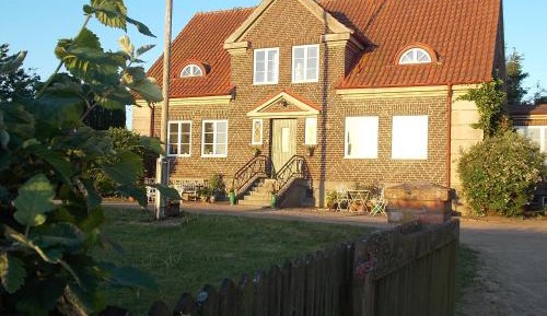 Villa with Garden View