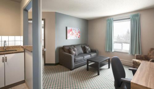 One-Bedroom King Suite - Non-Smoking